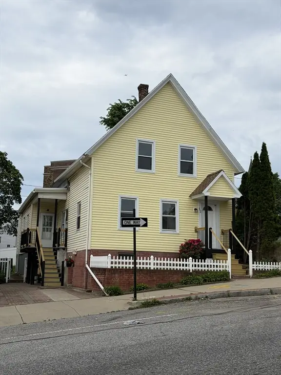 52 Harrison St, Worcester, MA 01604