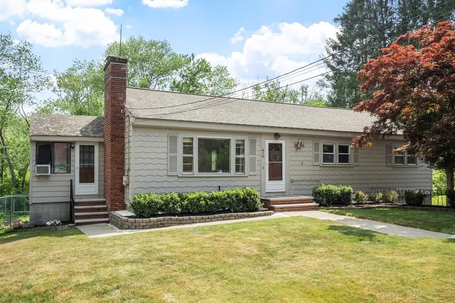 414 Grove St, Reading, MA 01867 - #3