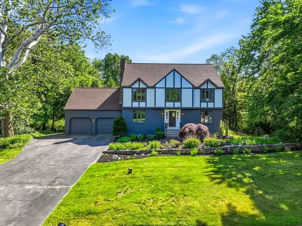 5 Diane Dr, Medway, MA 02053