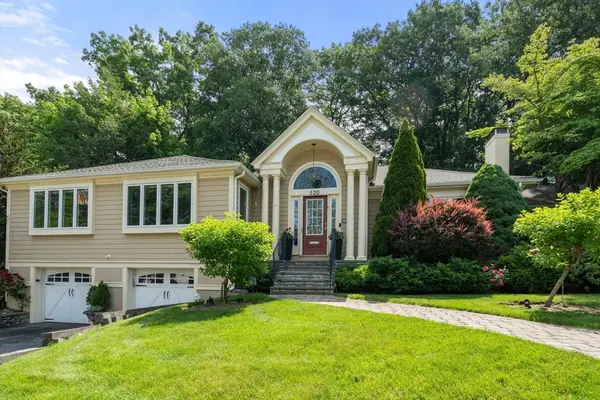 120 Cynthia Rd, Newton, MA 02459