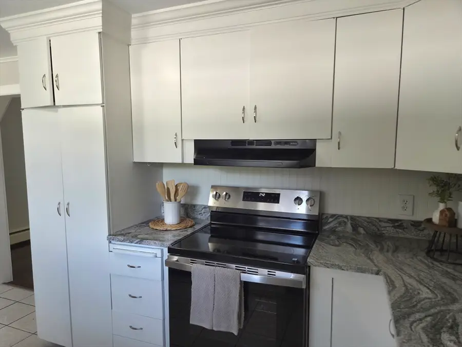 21 Washington St, Shrewsbury, MA 01545 - #3