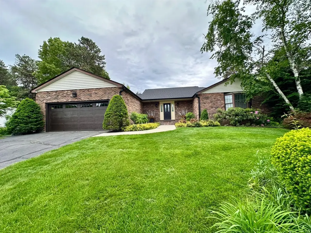 608 Pinewood Dr, Longmeadow, MA 01106 - #1