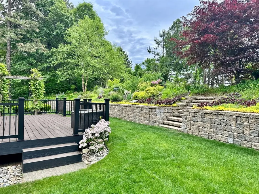 608 Pinewood Dr, Longmeadow, MA 01106 - #2
