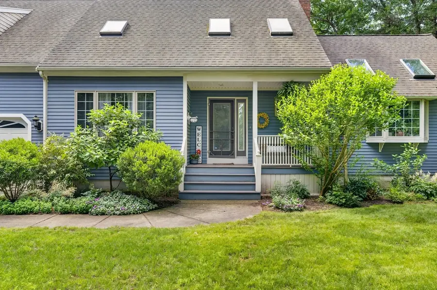42 Medeiros Ln, Dartmouth, MA 02747 - #2