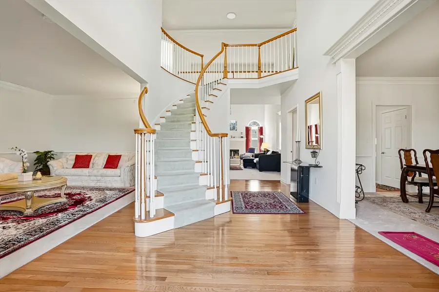 34 Hemingway St, Shrewsbury, MA 01545 - #2