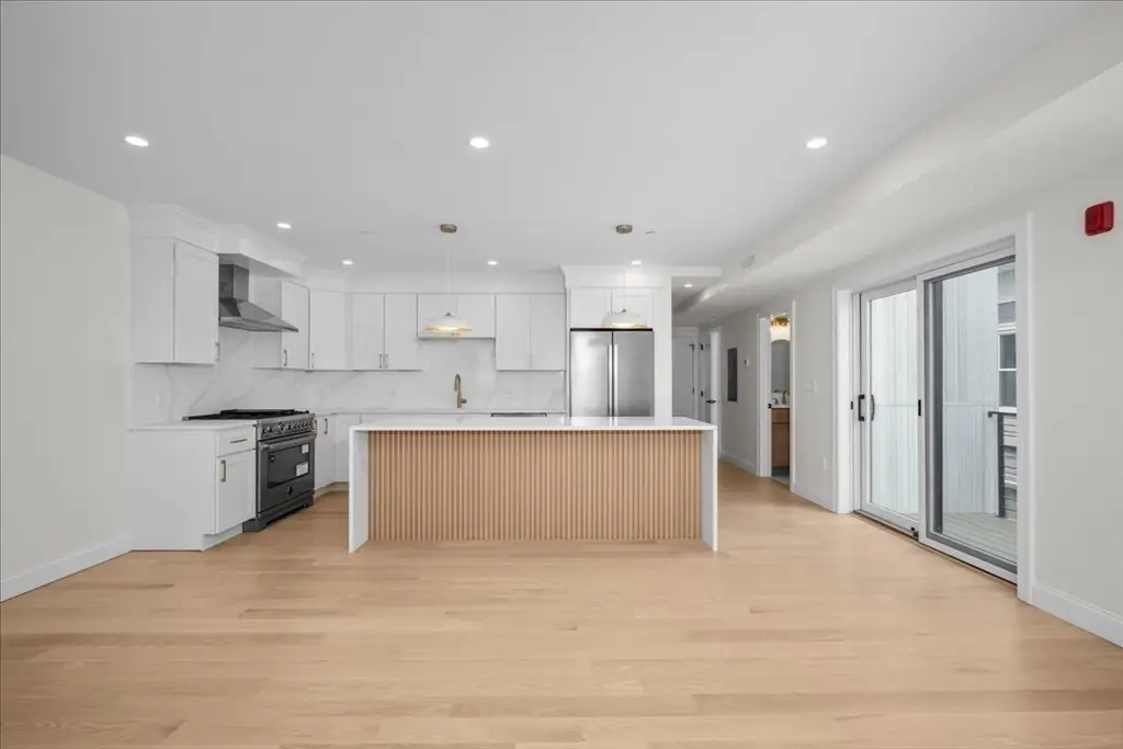 595 Broadway #302, Somerville, MA 02145 - #1