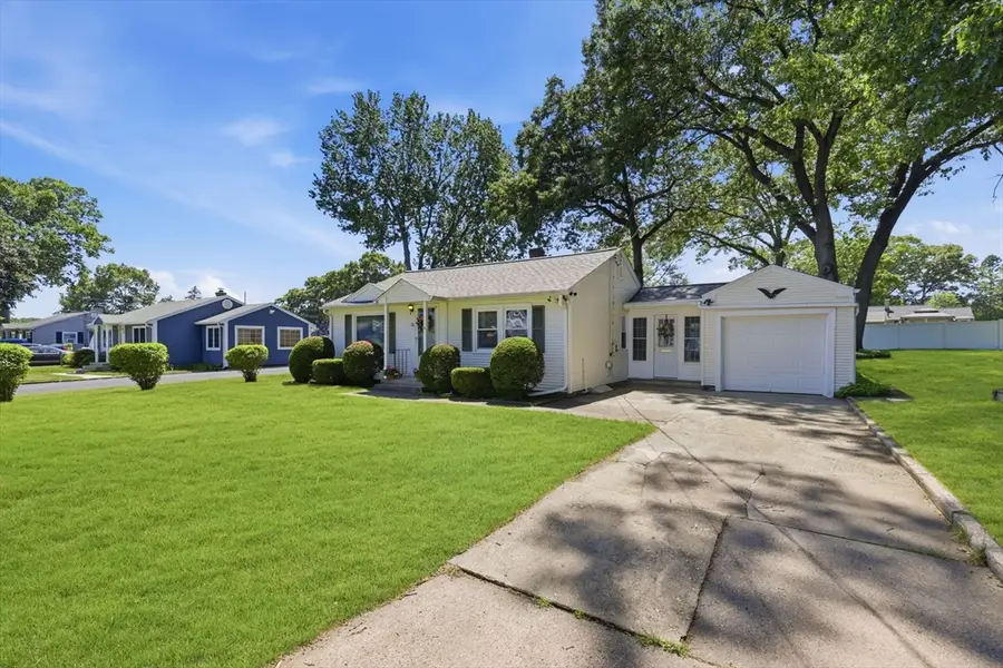 20 Bourbeau St, Chicopee, MA 01020 - #3