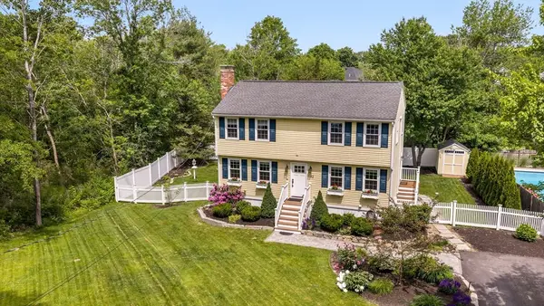 42 Hale St, Newburyport, MA 01950