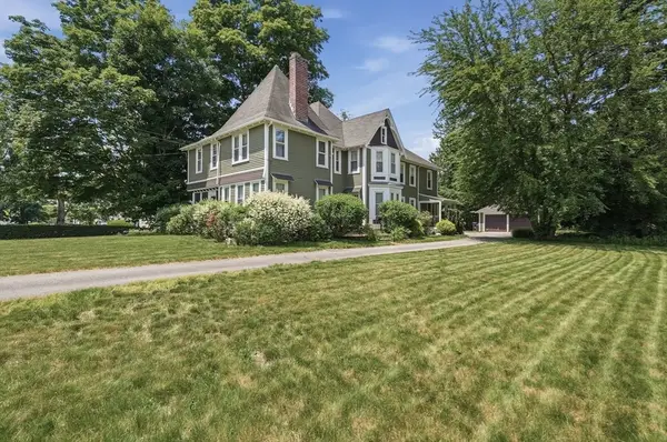 19 Eliot St #2, Natick, MA 01760