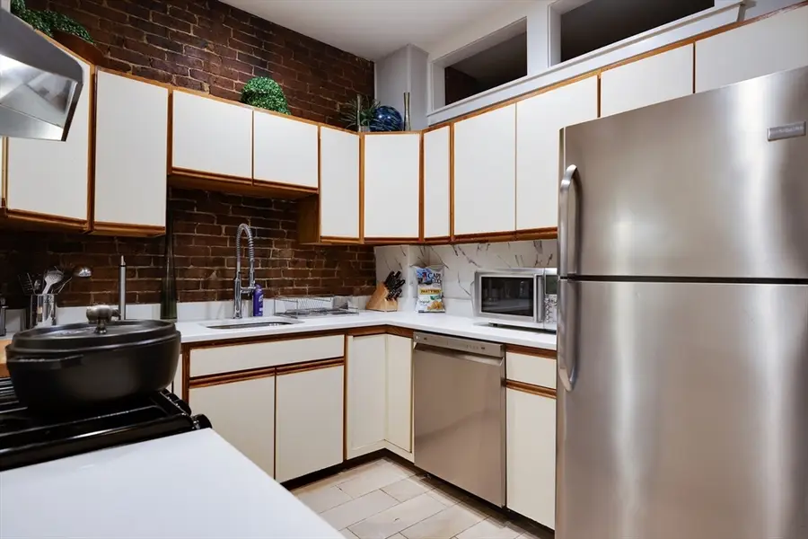114 Trenton St #1, Boston, MA 02128 - #3