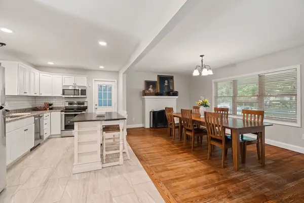 380 Woodward Ave, Seekonk, MA 02771