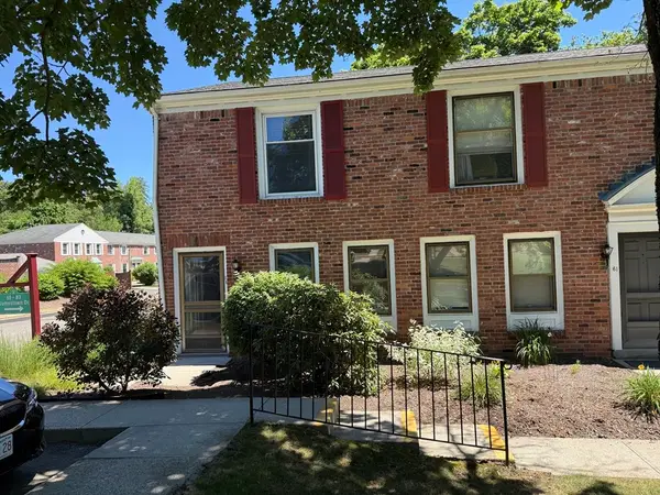 59 Jamestown Dr #59, Springfield, MA 01108