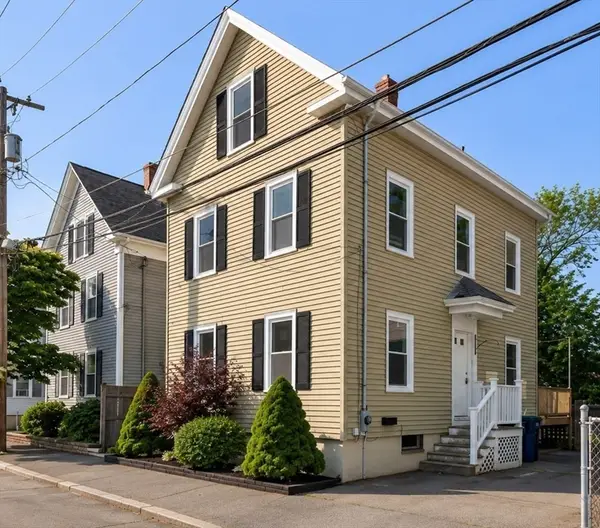17 Osgood St, Salem, MA 01970