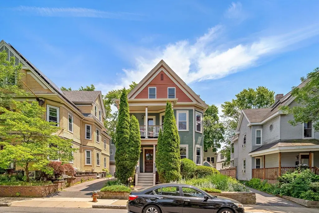 25 Banks St #2, Somerville, MA 02144 - #1