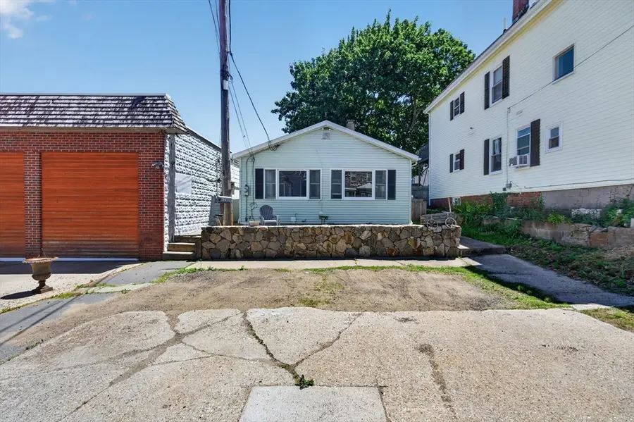 157 Maplewood Ave, Gloucester, MA 01930 - #3