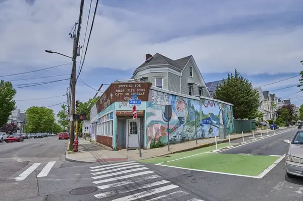 55 Elm St, Somerville, MA 02144