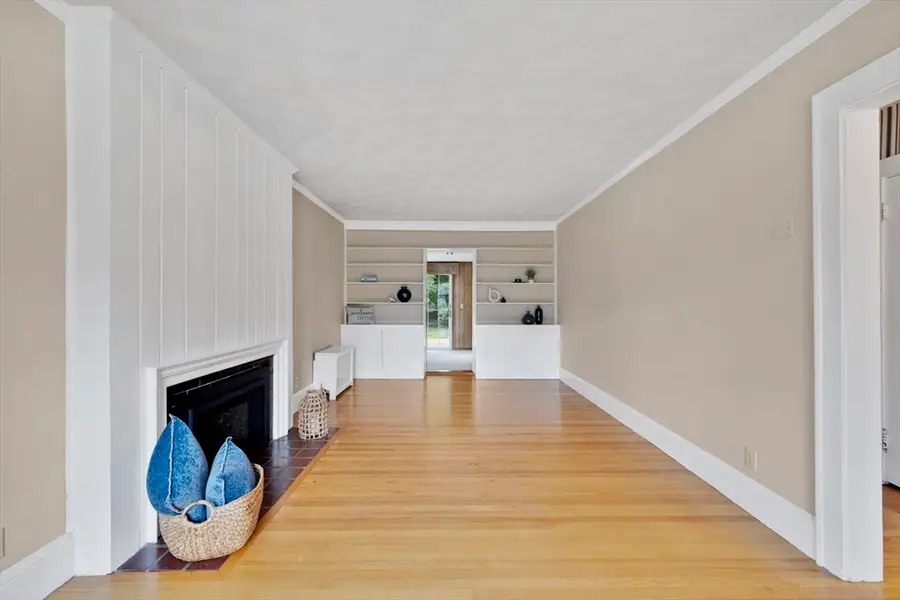 124 Westmoreland Ave, Longmeadow, MA 01106 - #3