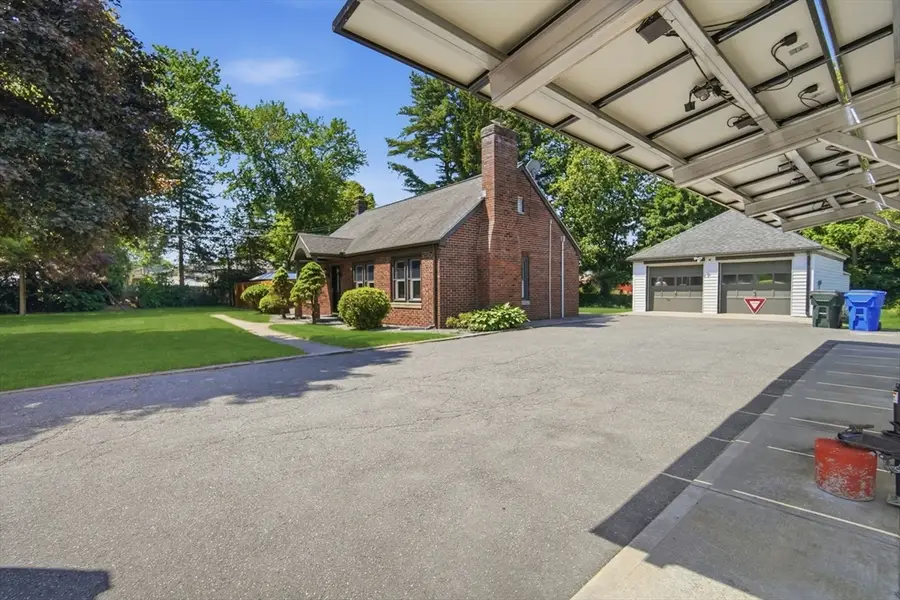 958 Parker St, Springfield, MA 01129 - #2