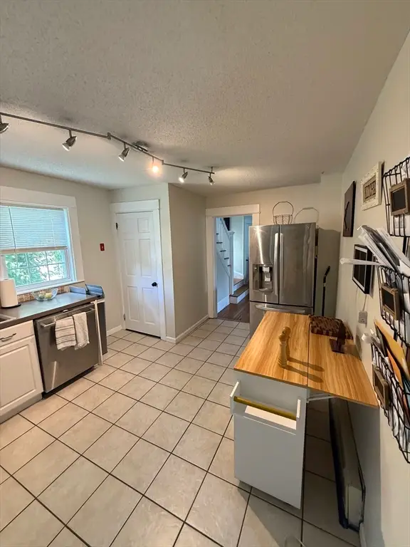 153 Edgewood Ave, Longmeadow, MA 01106 - #2