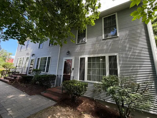 16 Parker St #16, Quincy, MA 02169