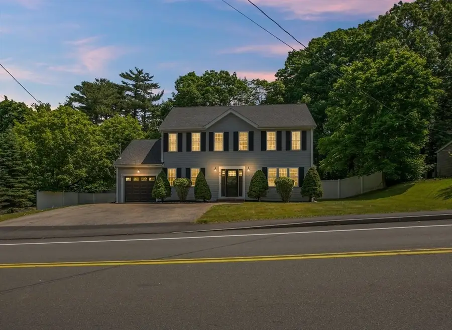 418 Beech St, Rockland, MA 02370 - #2