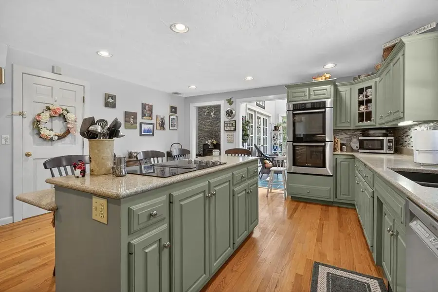 346 Judson St, Raynham, MA 02767 - #3