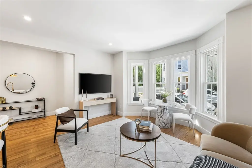 14 Harbor View Street #1, Boston, MA 02125 - #1