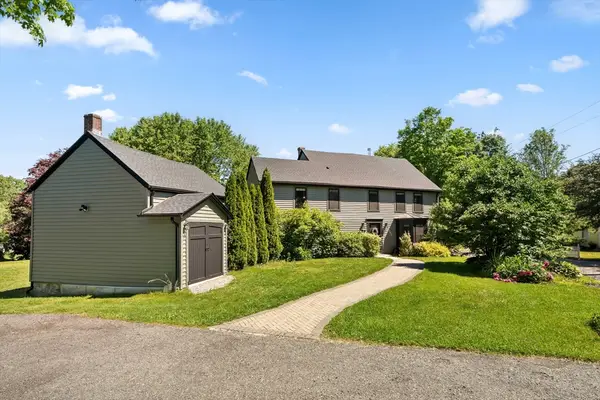 11 Old Cmn, Millbury, MA 01527