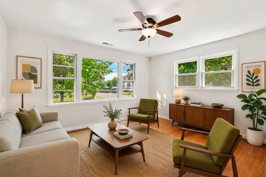 6 Bristol St, Lowell, MA 01852 - #3