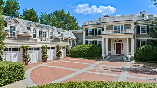 17 Crowninshield Road, Marblehead, MA 01945