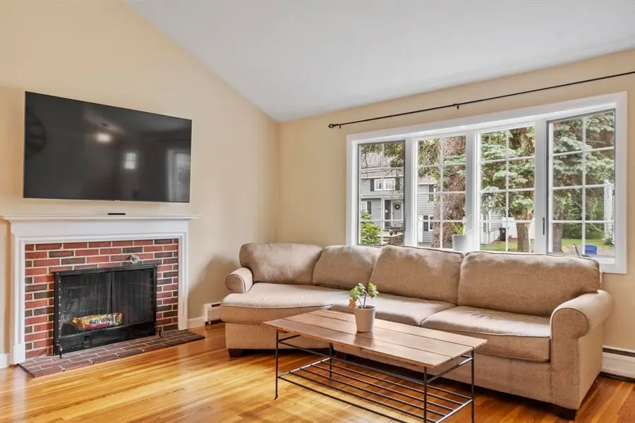 283 Florence Ave, Arlington, MA 02476 - #3