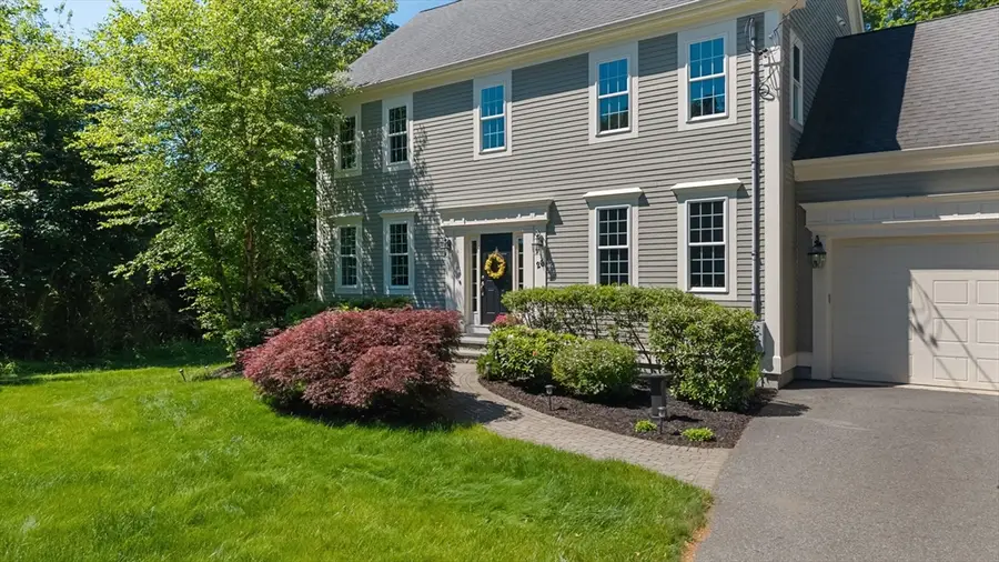 26 Hutchins St, Shrewsbury, MA 01545 - #3