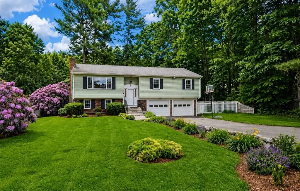 9 Lakeshore Dr, Norfolk, MA 02056 - #1