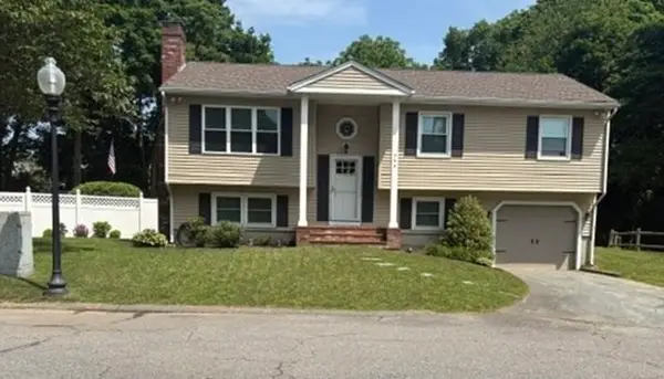 568 Lantern Ln, New Bedford, MA 02740