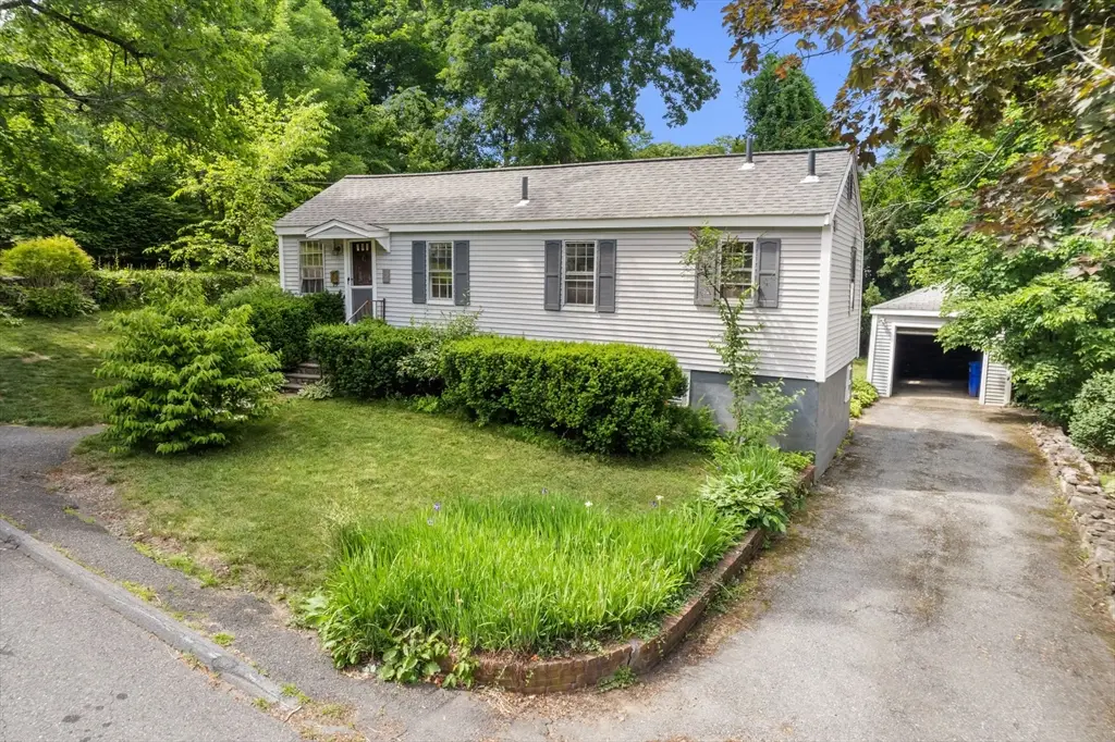 40 Fairfield St, Maynard, MA 01754 - #1