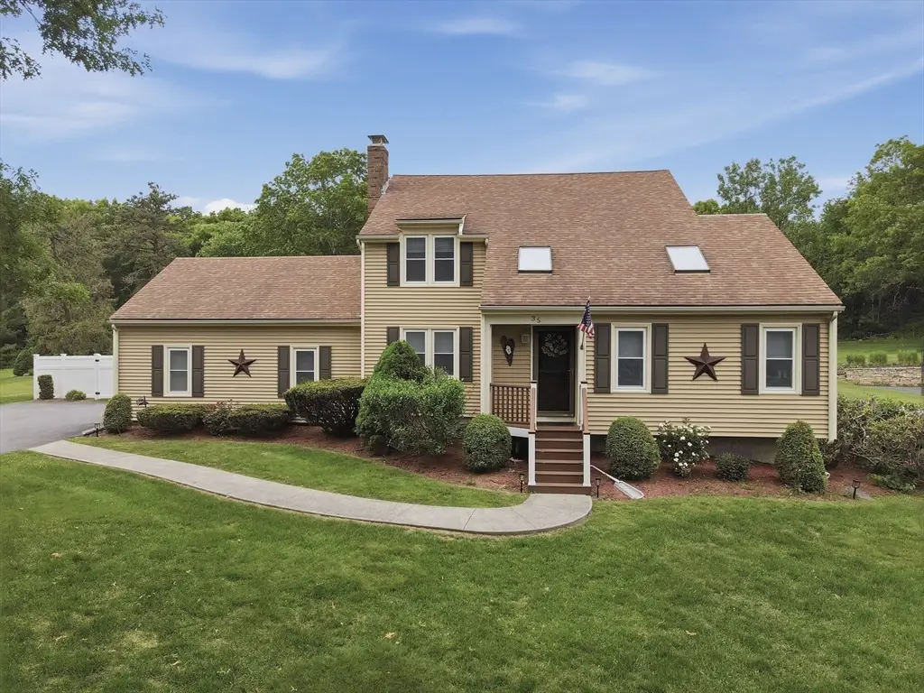 35 Blueberry Hill, Webster, MA 01570 - #1