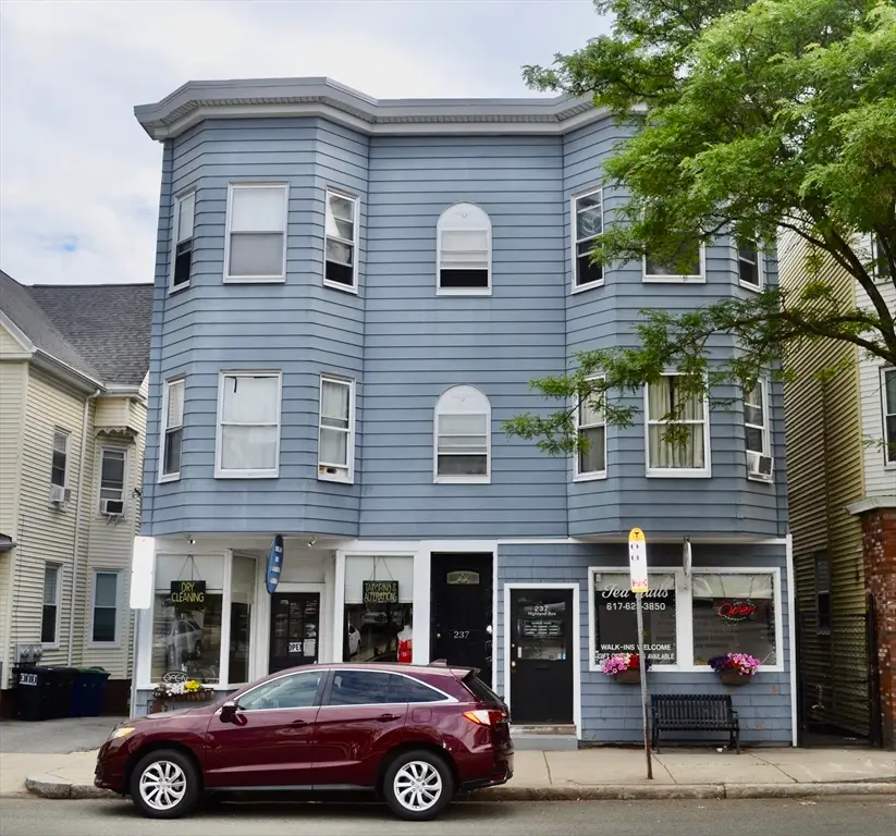 237 Highland Ave, Somerville, MA 02143 - #1