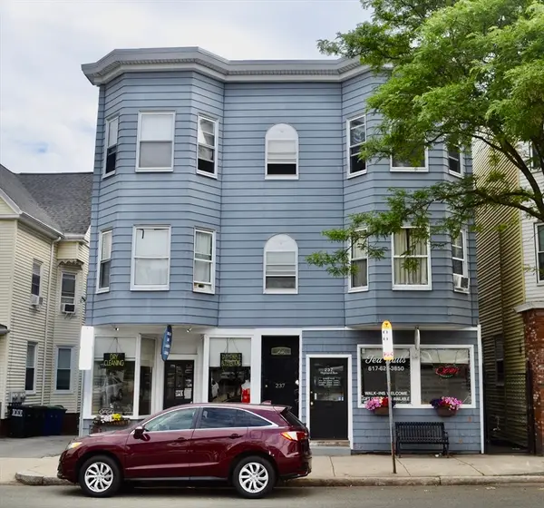 237 Highland Ave, Somerville, MA 02143