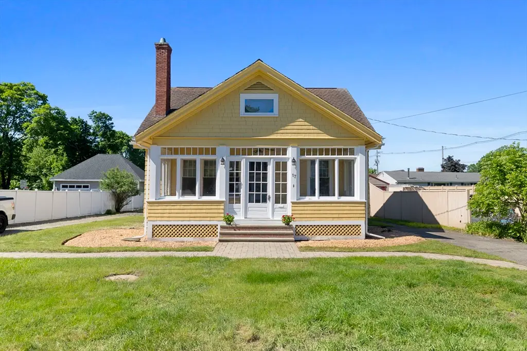 17 Munroe Street, Lynnfield, MA 01940 - #1