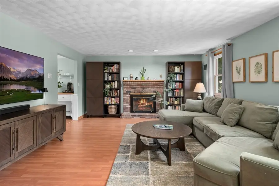 105 Grove Ave, Wilmington, MA 01887 - #3