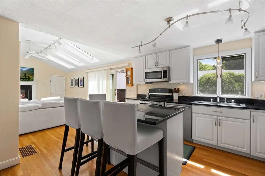 17 Duggan Ln, Milton, MA 02186 - #3