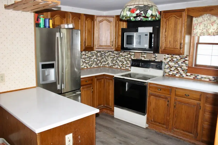 221 North St, Erving, MA 01344 - #3