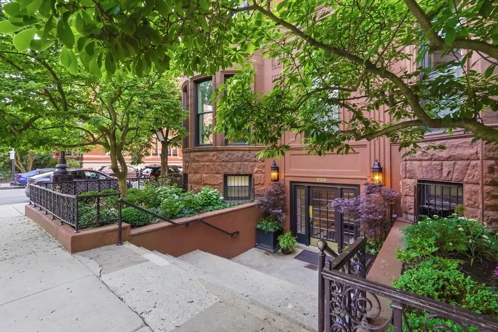 239 Commonwealth Ave #10, Boston, MA 02116 - #1