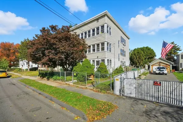 42 Ferry St, Chicopee, MA 01013