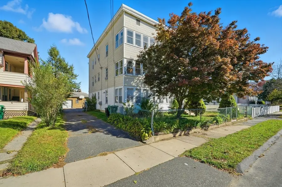 42 Ferry St, Chicopee, MA 01013 - #2