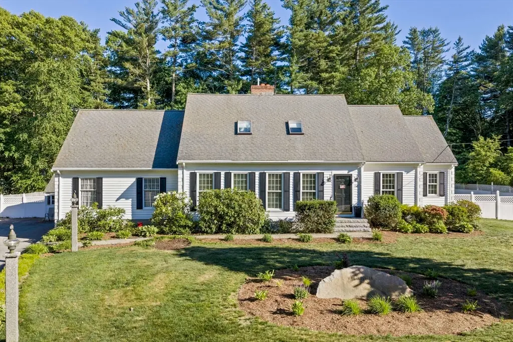 114 Longwater Dr, Hanover, MA 02339 - #1
