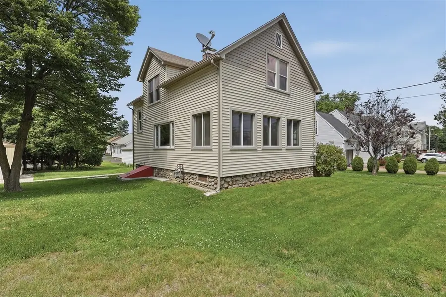 4 Drummond Avenue, Worcester, MA 01605 - #3
