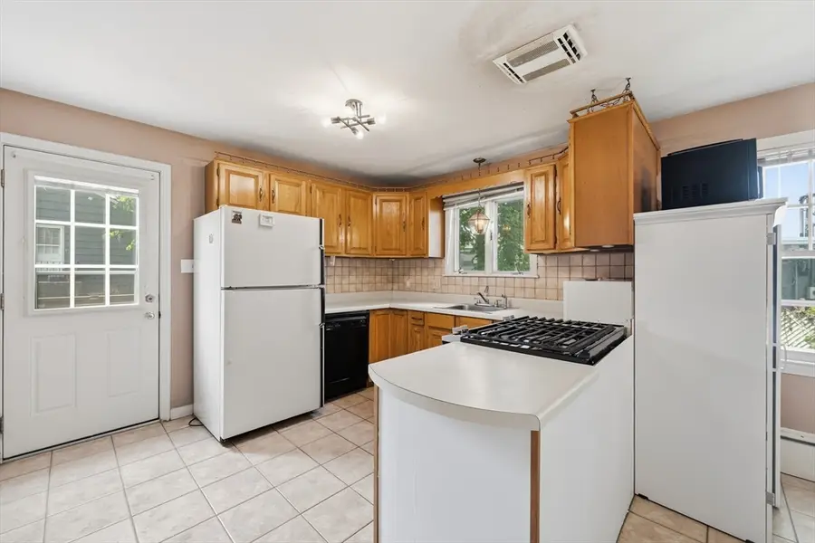 30 Bunkerhill St #30, North Andover, MA 01845 - #3