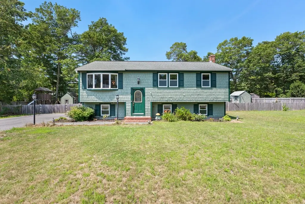 8 Cornish St, Carver, MA 02330 - #1