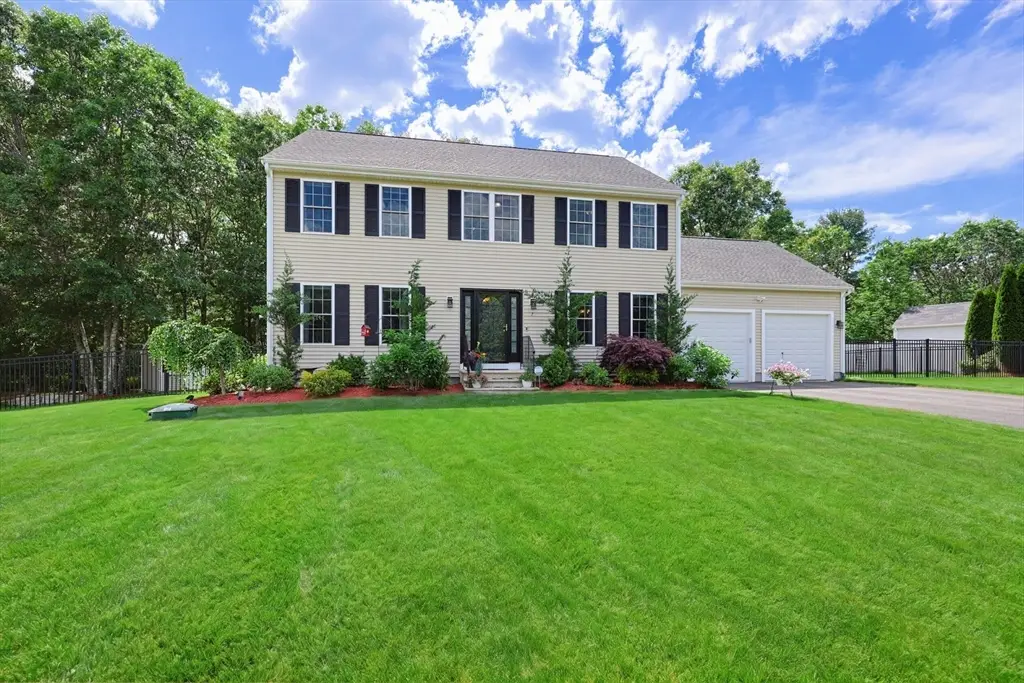 7 Stanley Cir, Mansfield, MA 02048 - #1